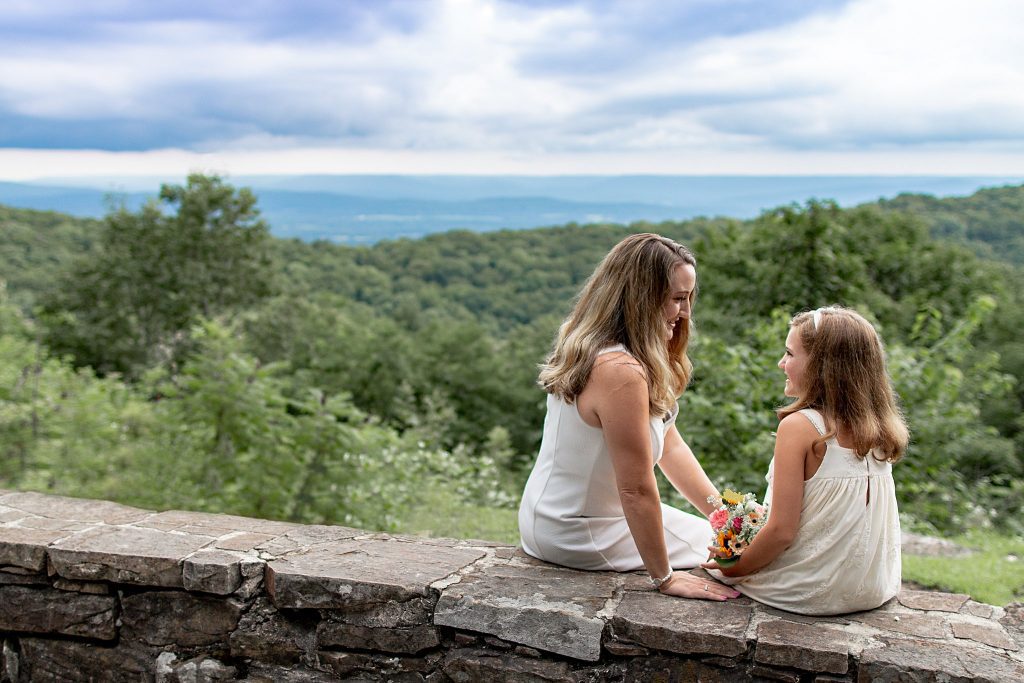 Monte Sano family pictures of a mom and daughter by Ellen Adams Photography