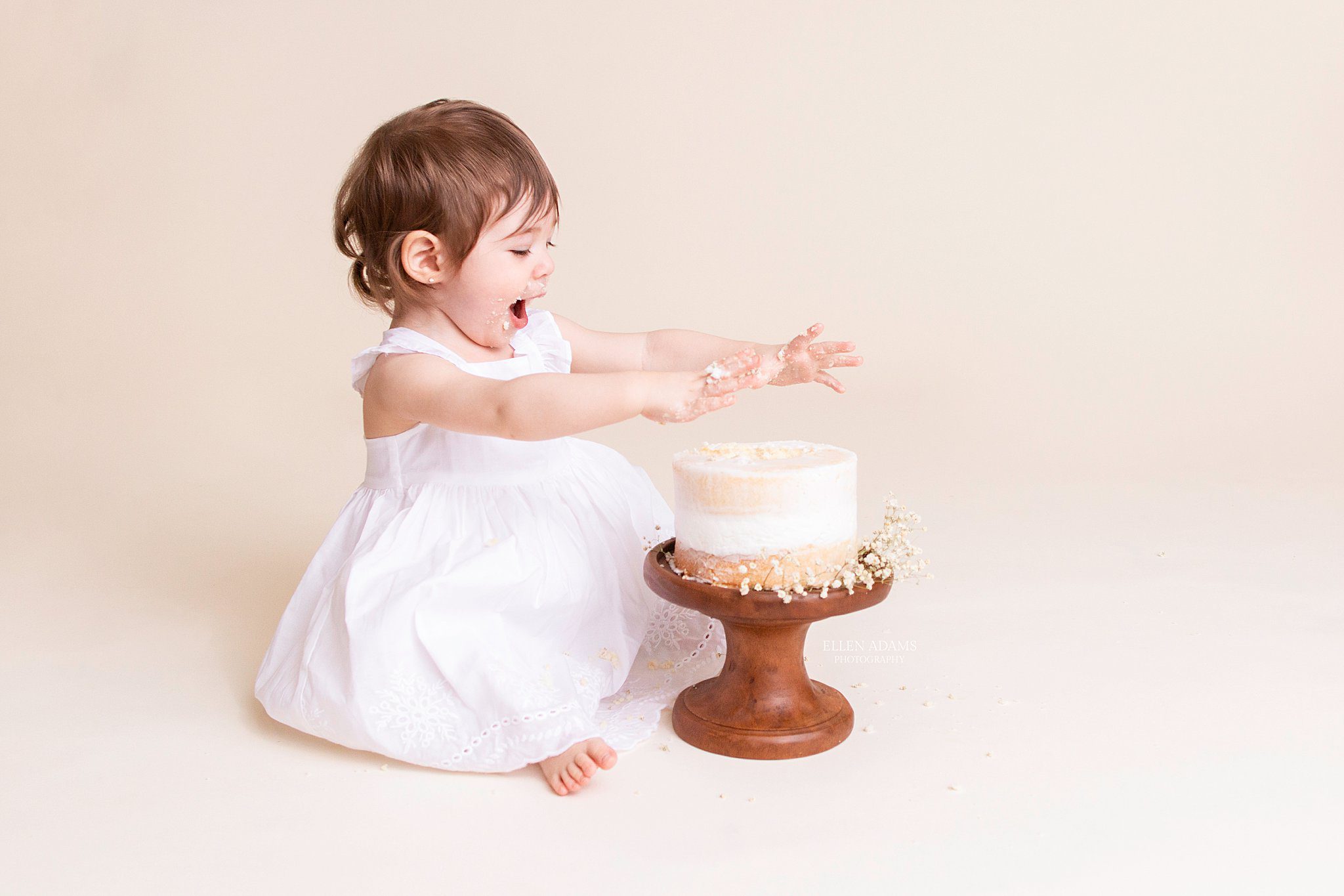 Cake smash photo shoot by Ellen Adams Photography